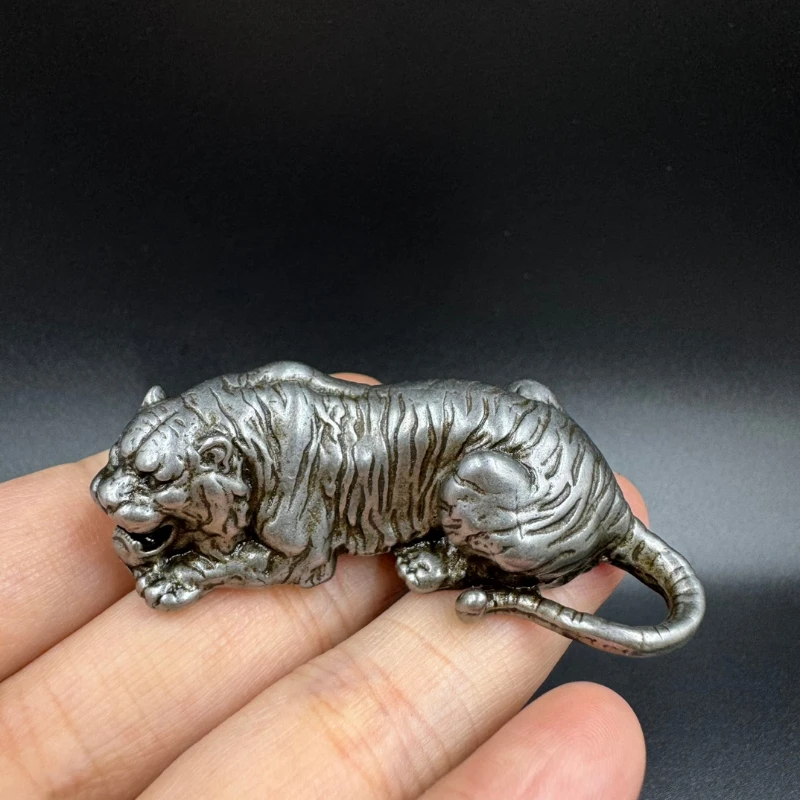 

Little Fairy/White Copper Sky Iron Tiger Figurine Desktop Miniature Tea Pet Ornaments Animal Living Room Home Desktop Decoration