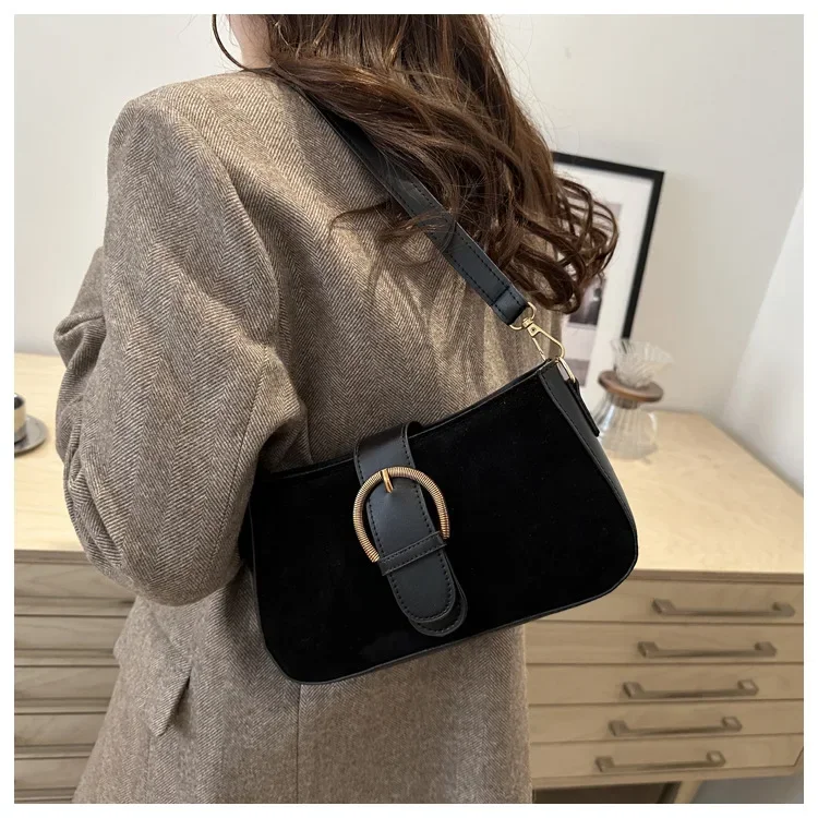 Damen-Umhängetasche aus Wildlederimitat, Unterarm-Umhängetasche, Reißverschluss, modische Umhängetaschen für kleine quadratische Taschen, geeignetes tägliches Outfit – Detail 12