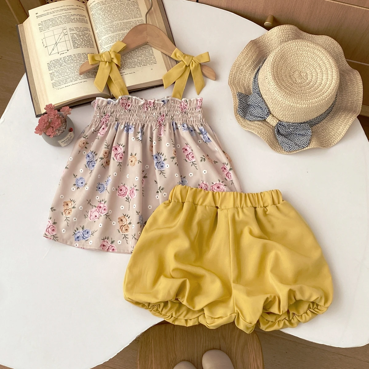 Humor Bear Girls Fashionable and Casual Set Random Floral Bow Camisole Cute Bud Shorts  Set Clothes
