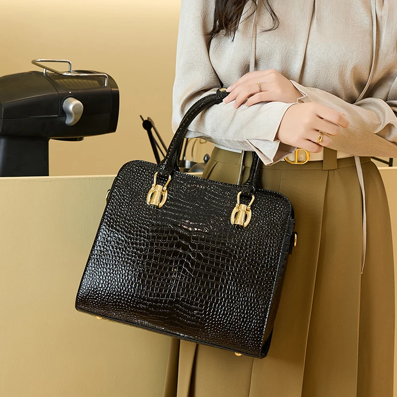 

Vintage Black Crocodile Pattern Handbag Women Glossy Patent Shoulder Crossbody Bag Elegant Office Commuter Structured Satchel