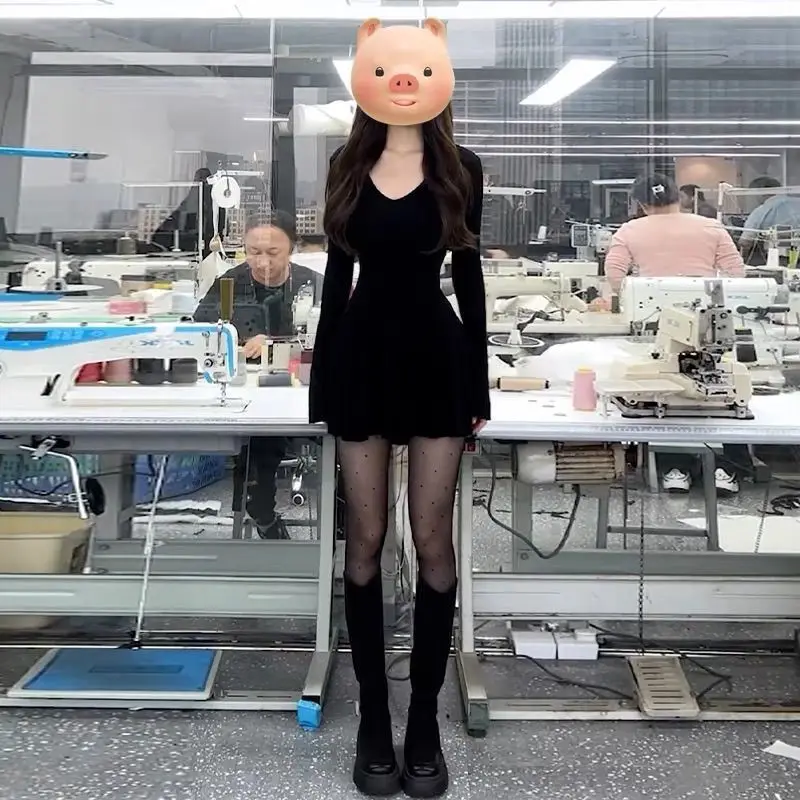 French Elegant V-Ne…