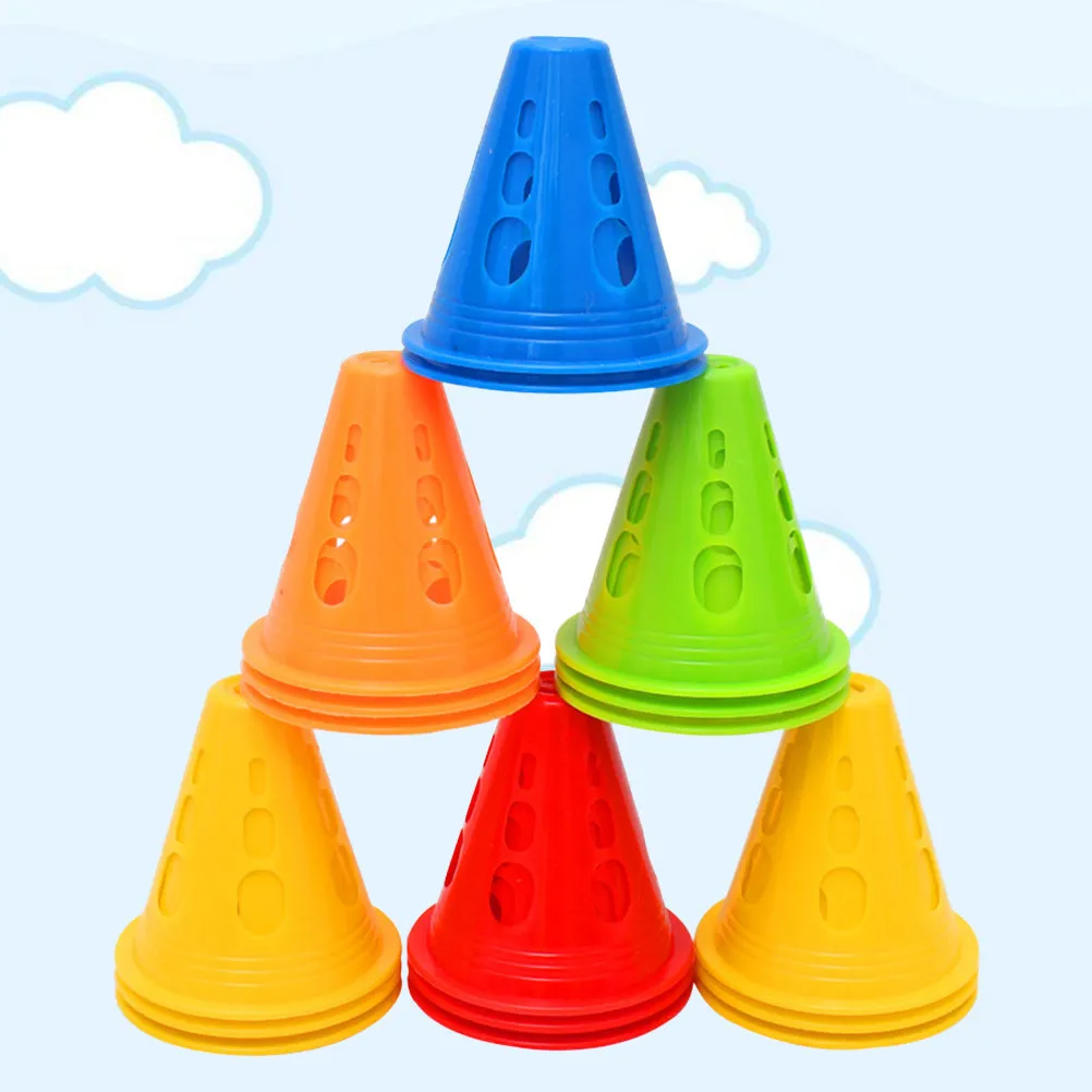 50Pcs Skating Obstacle Marker Cones Windproof Plastic Holes Design Flat Base Outdoor Indoor Training Boundary Cones for Footwork