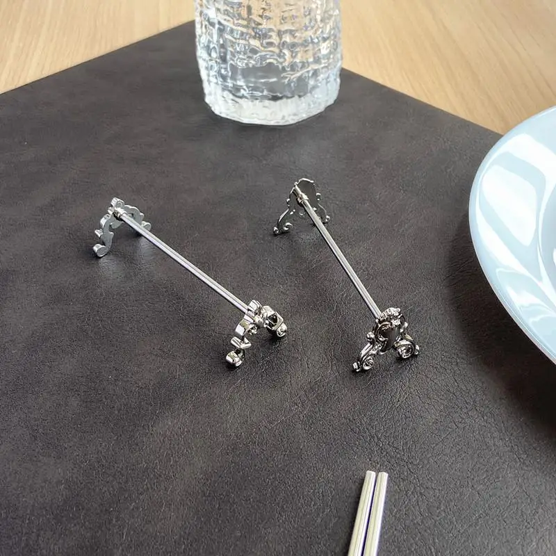 1Pcs Vintage Carved Stainless Steel Chopsticks Rack Durable Flower Design Chopstick Holder Fork Storage Holder Art Craft