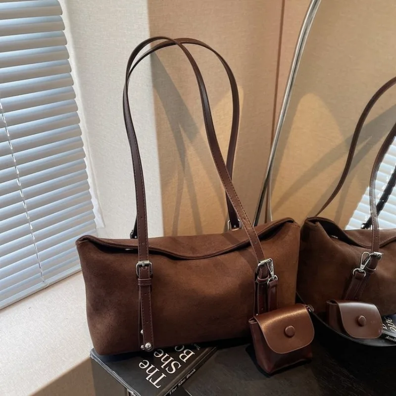 

Attractive Dainty Diaper Bag One Shoulder Parenting Office Event Baby Trip Exquisite Fashionable Chic Timeless Elegant Stylish