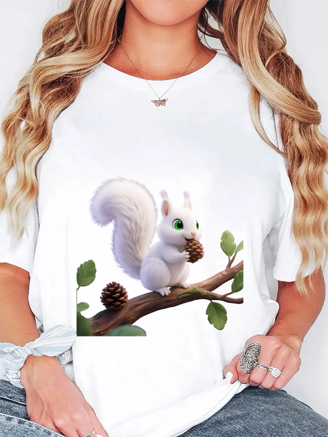 

Футболка, милая белая белка и шишка с графическим принтом, кавайный дизайн природы, повседневная свободная одежда с короткими рукавами, модная уличная одежда