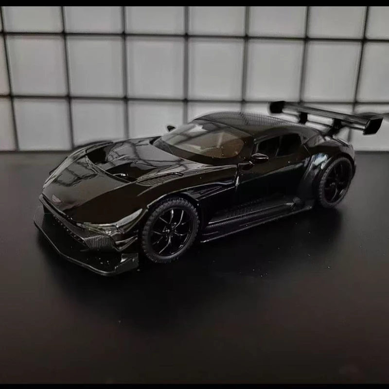 

1:32 Aston Martin Vulcan Alloy Sports Car Diecast Metal Racing Car Model Simulation Sound and Light Collection Children Toy Gift