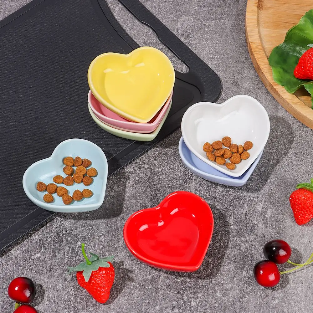 Kitchen Snack Serving Dishes Condiment Dishes Ceramic Sauce Dish Heart Shape Seasoning Dish Mini