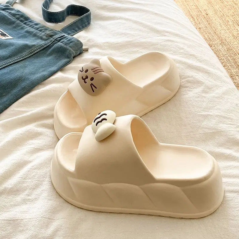 

Пляжные женские тапочки, сандалии, шлепанцы, домашние и уличные летние тапочки 2025 года, нескользящие домашние шлепанцы на платформе для ванной комнаты с медведем и героями мультфильмов