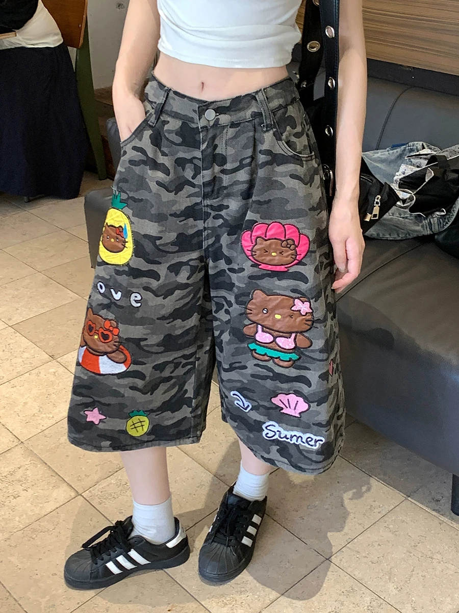 RORORIRI Cartoon Ricamato Camo Jeans Jorts Donna Vita bassa Patched Dritto Casual Gamba larga Pantaloncini di jeans Retro Y2k Streetwear
