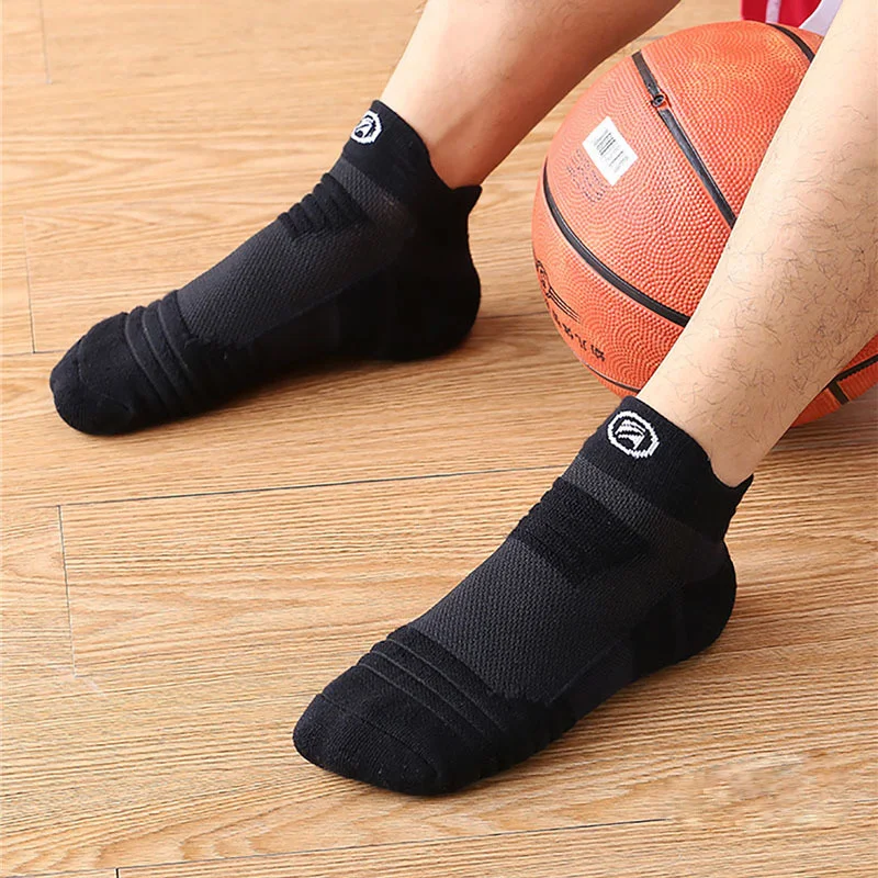 Men Sport Socks Breathable Moisture Wicking Athletic Sock Autumn Winter Comfortable Cotton Socks Outdoor Running Basketbal Socks