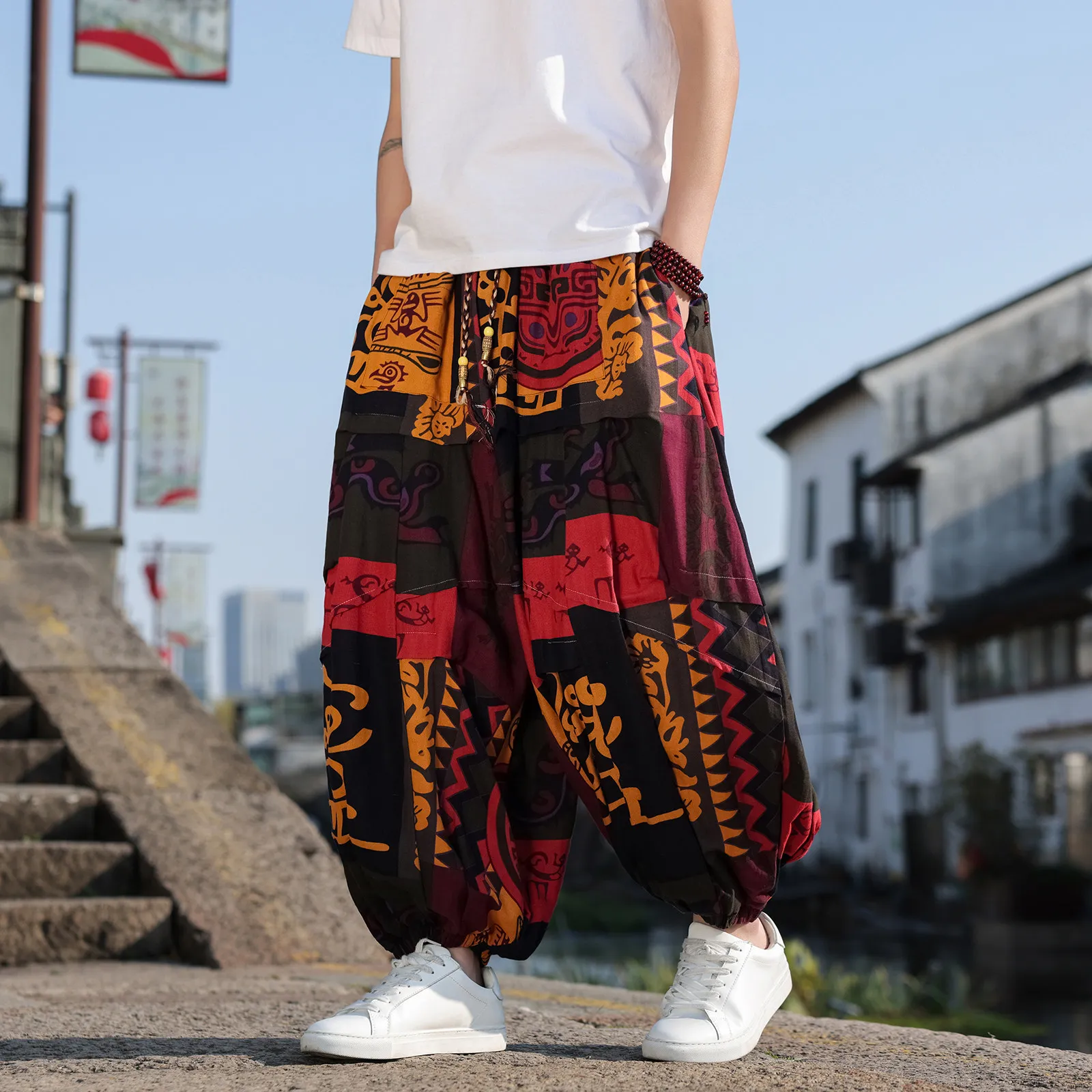 

Новые винтажные брюки для мужчин с геометрическим жаккардовым узором, повседневные брюки в этническом стиле, широкие брюки для мужчин, большие размеры до 8XL, горячие продажи.