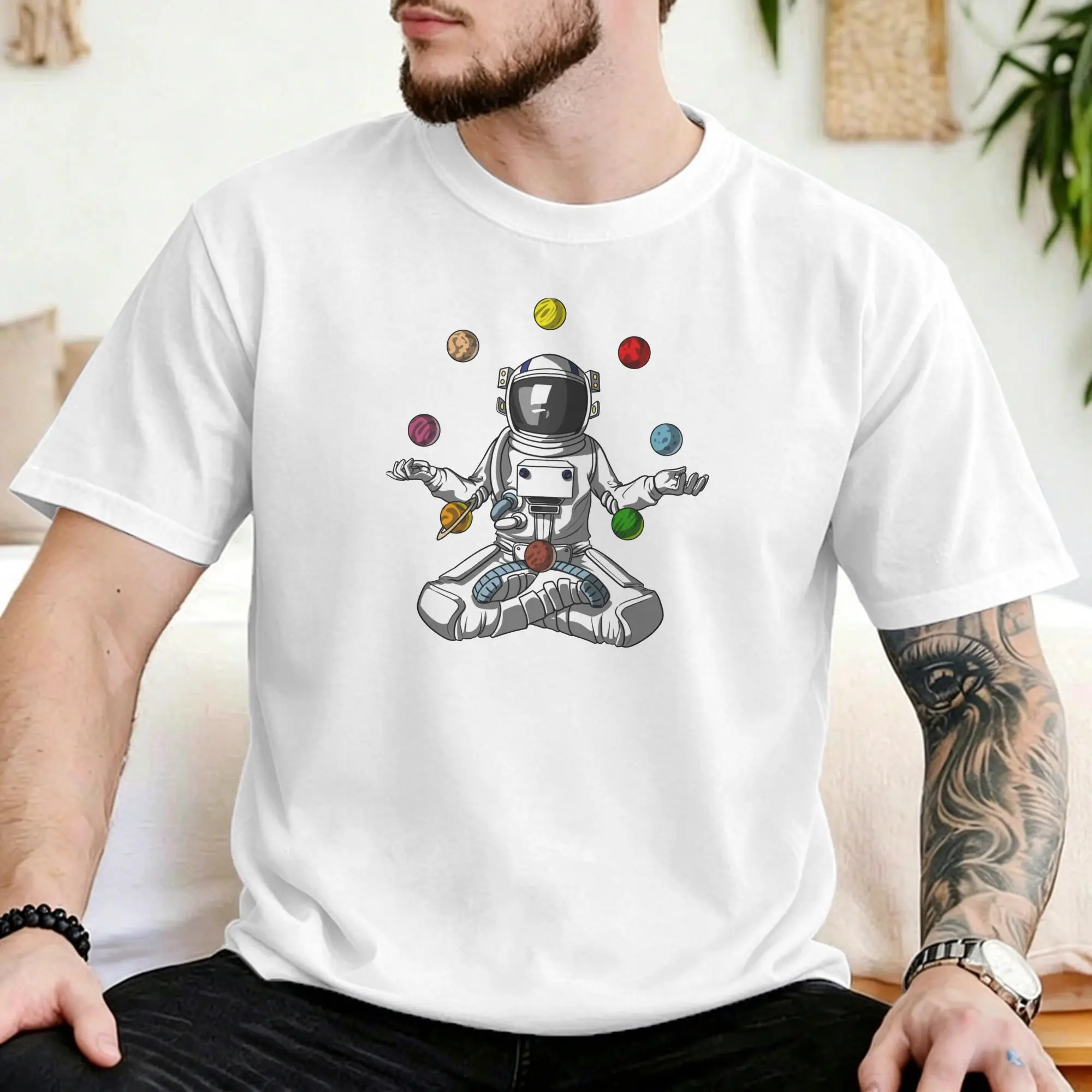 Astronaut Juggling Planets Men Women T Shirts Cosmic Solar System Fashion Tees O Neck T-Shirts Pure Cotton Printing Tops