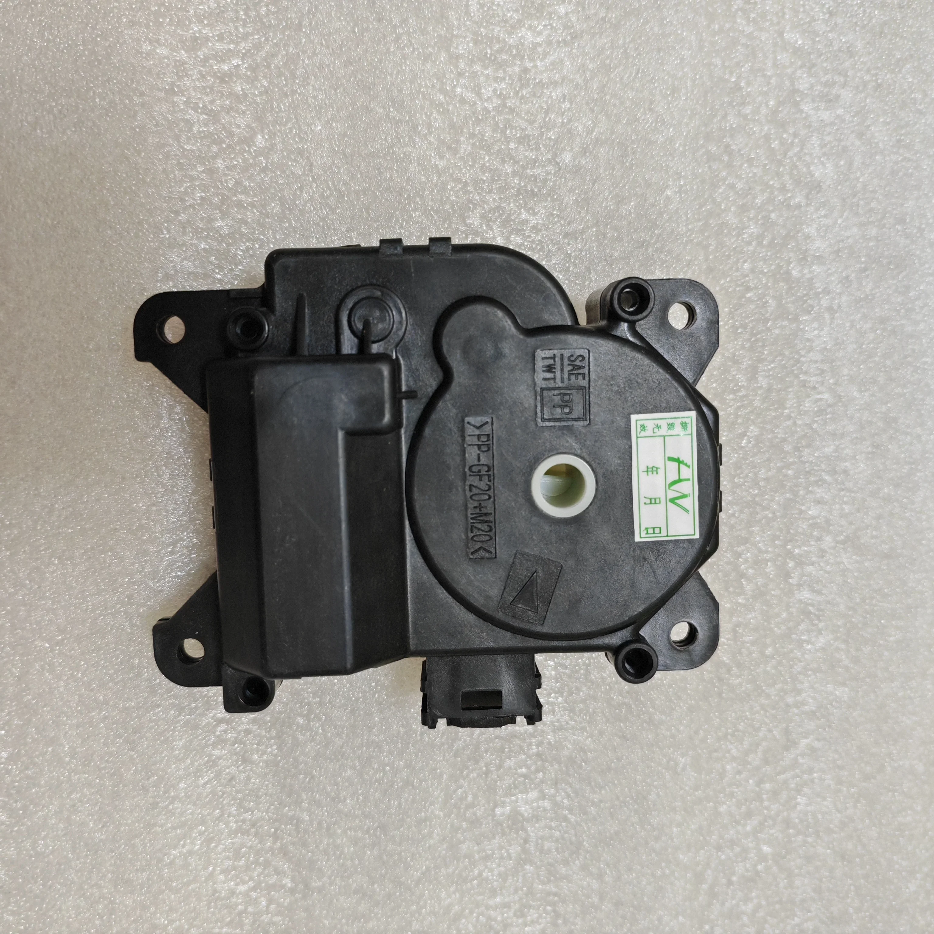 

air conditioning servo motor, oe 063700-8270 063700-8410 cold and warm wind direction For Toyota PREVIA 2004 Estima ACR30