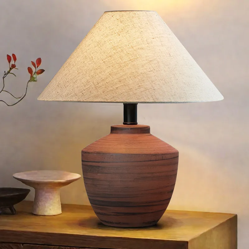 Retro Farmhouse Jar Shape Ceramic Table Lamp Distressed Red Brown Striped Base Natural Linen Lampshade Decor Lamp For Nightstand
