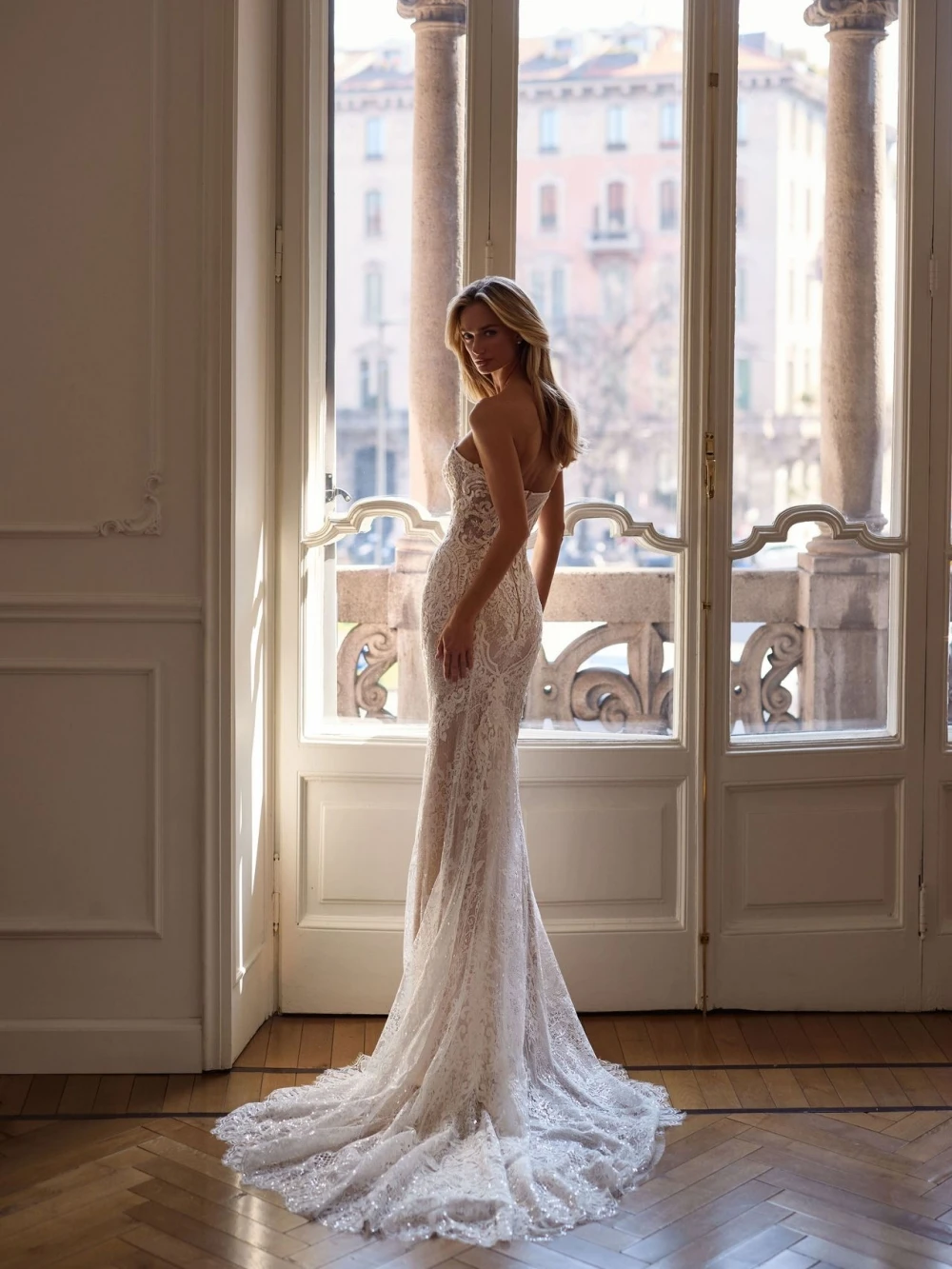 Suknia ślubna syrena z cekinową koronką i odpinanym topem, elegancka suknia ślubna bez rękawów, romantyczne suknie na zamówienie dla panny młodej.