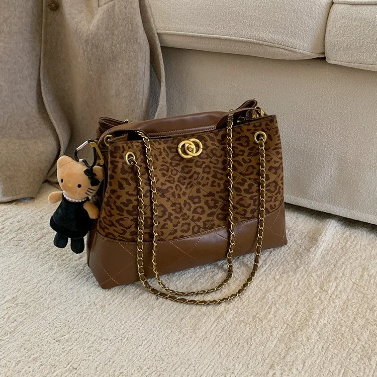 

Elegant Leopard Shoulder Bag 2025 New for Women, Luxury Soft Leather Crossbody Purse, Fashionable Large Tote for All Occasions