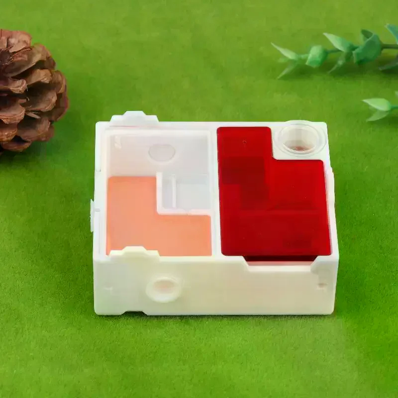 Ideal for Beginners: Ant Observation Kit Containing Flat Ant Farm, Small Ant Species and A Nesting House for Queen Ant.