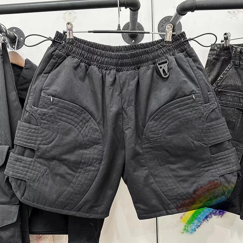 

Whoisjacov pair of Puffer Shorts Cargo Men Women 1:1 High Quality Multi Pocket Oversize Breeches