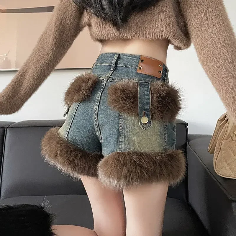 Frauen Hohe Taille Faux Fuchs Pelz Rand Denim Shorts Herbst Winter Nerz Pelz Gespleißt Nieten Jeans Cowboy Hosen Saum Pelz Kurze Hosen