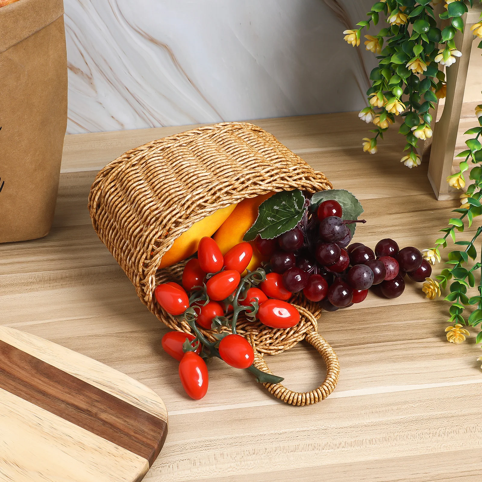 

Brown Storage Basket Hand Woven Fruit Wall-mounted Onion Hanging Baskets Seagrass