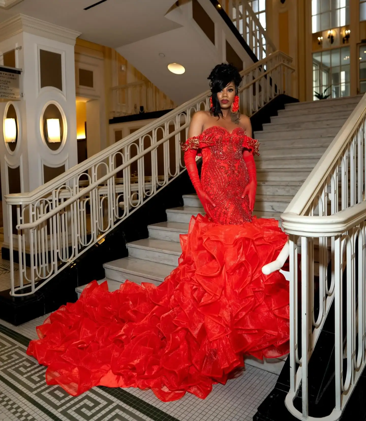

Red Crystal Prom Dresses Long for Women 2026 Diamond Off Shoulder Ruffle Tiered Formal Evening Gowns Customized