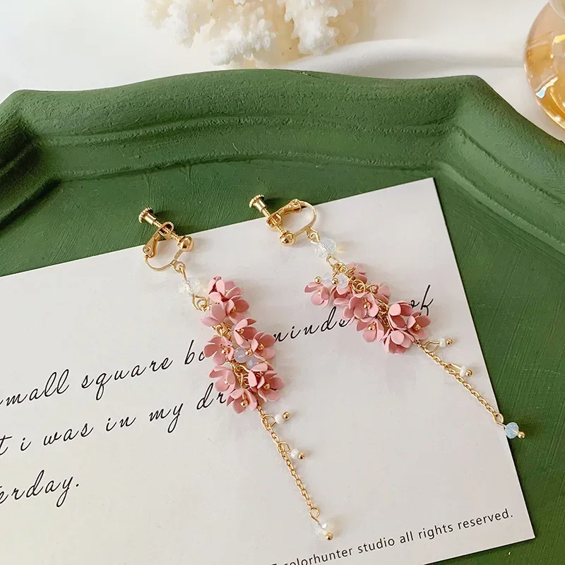 Japanese Style Fairy Pink White Flower Tassel Clip Earrings No Piecing Long Crystal Elegant Floral Bride Earrings for Wedding