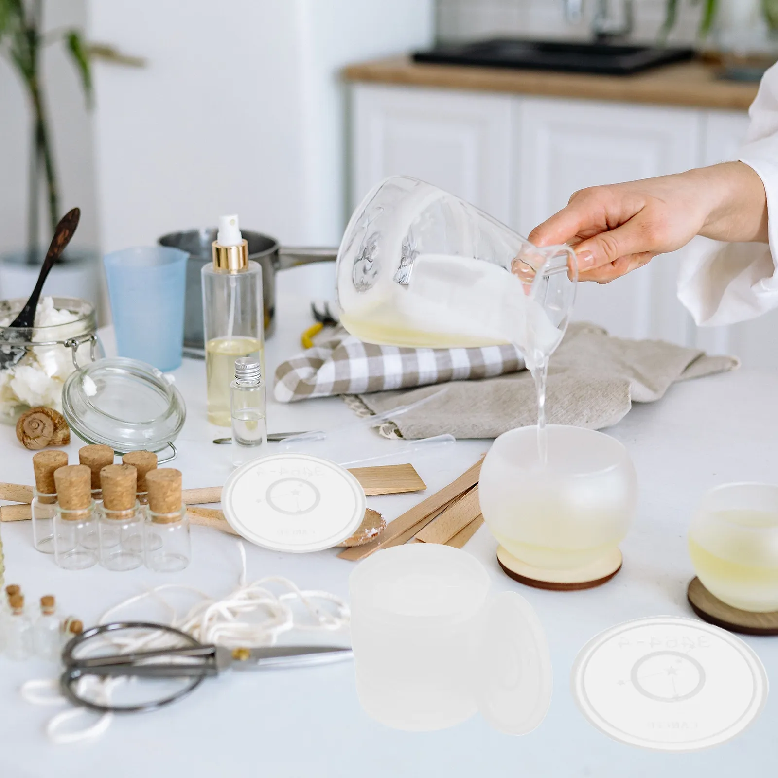 

12Pcs Constellation Coaster Resin Epoxy Silicone Molds Round Cup Mat Mold DIY Craft Tools for Handmade Coasters