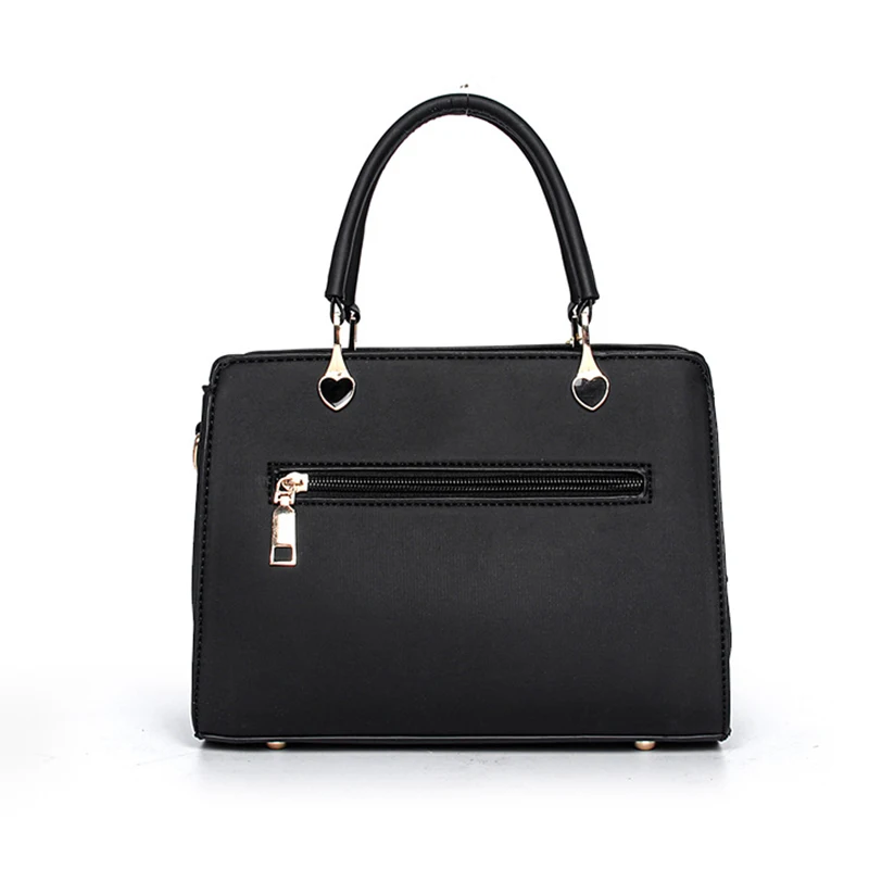 Stylish casual women\'s handbag, commuter shoulder bag crossbody bag, small hair ball pendant decoration