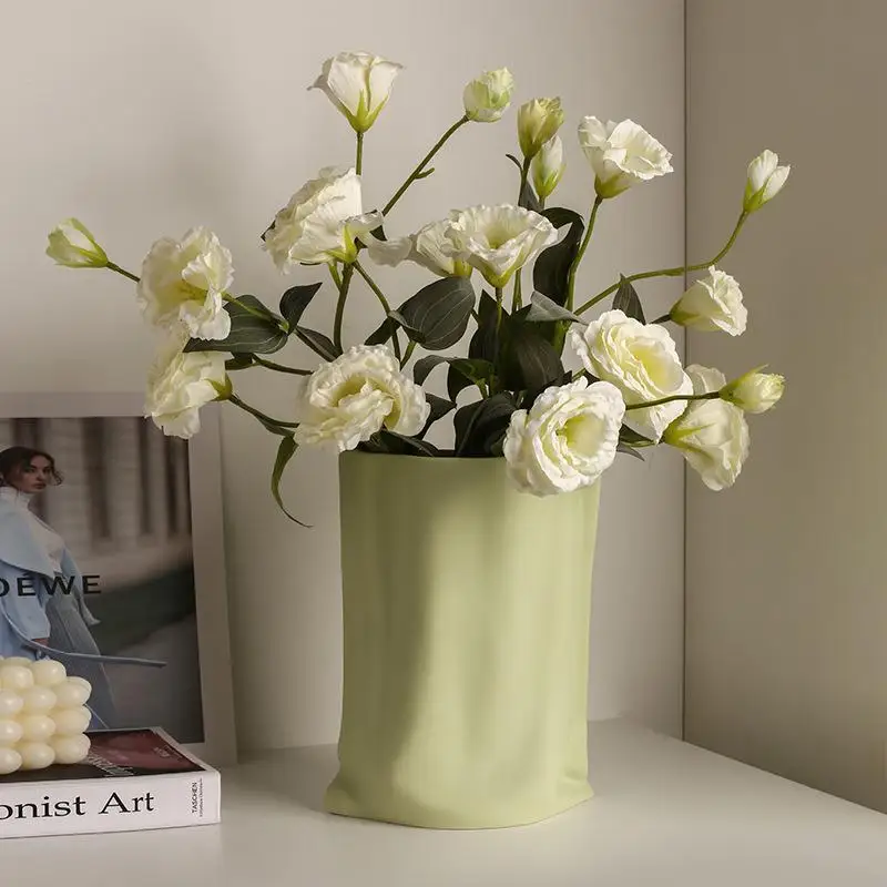 Cream-style ceramic vase, high-end home living room flower arrangement, entryway tabletop decoration, paper bag flower vessel
