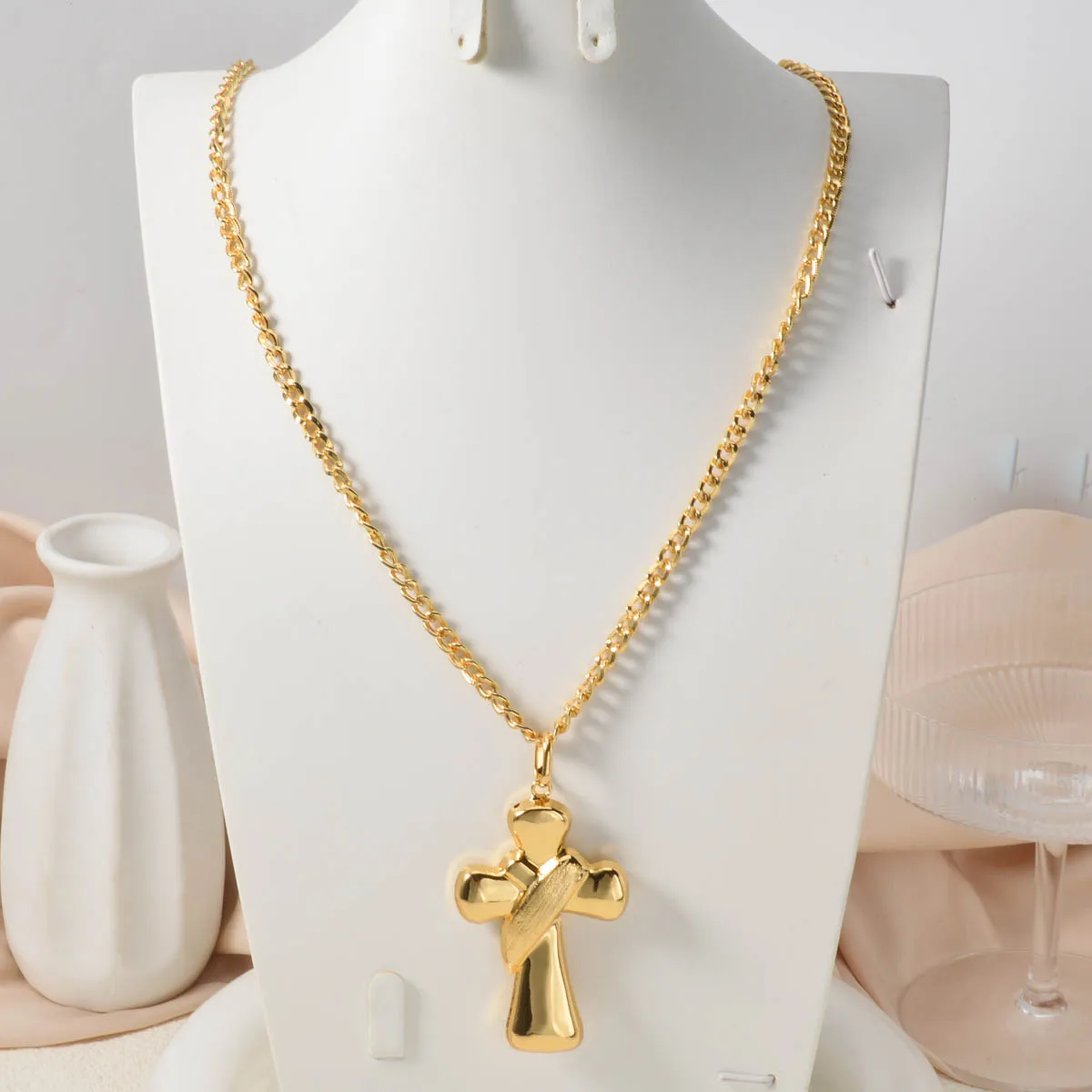

New Fashion Necklaces Female Pendants Gold Color Jesus Cross Pendant For Women Men Necklace Party Leisure Time Jewelry
