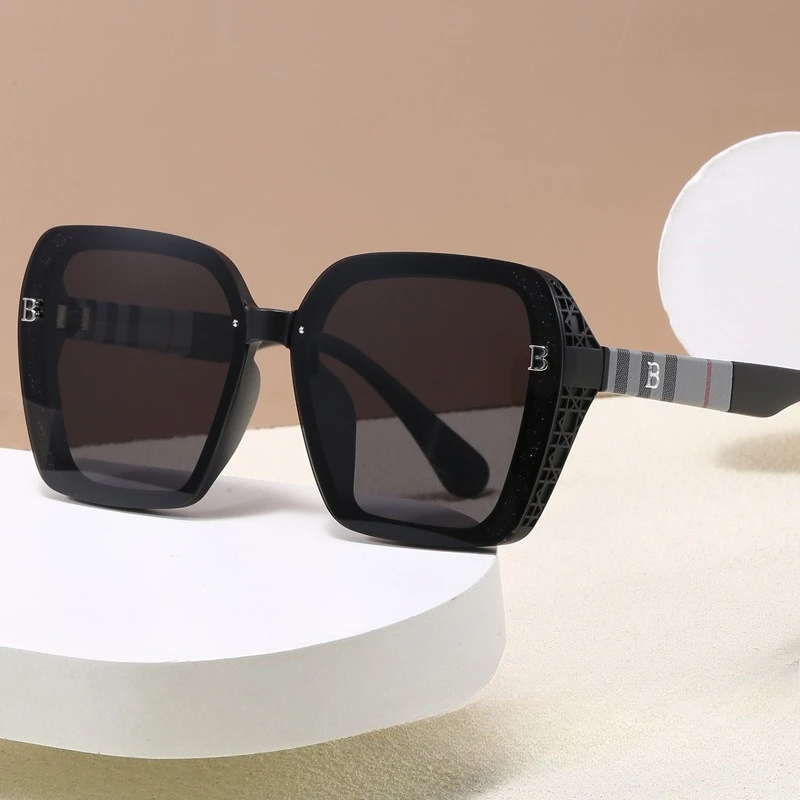 

2025 New Sunglasses Light Luxury Women's Polarized Sunscreen Sunglasses High-end Fashion Trend Square Glasses