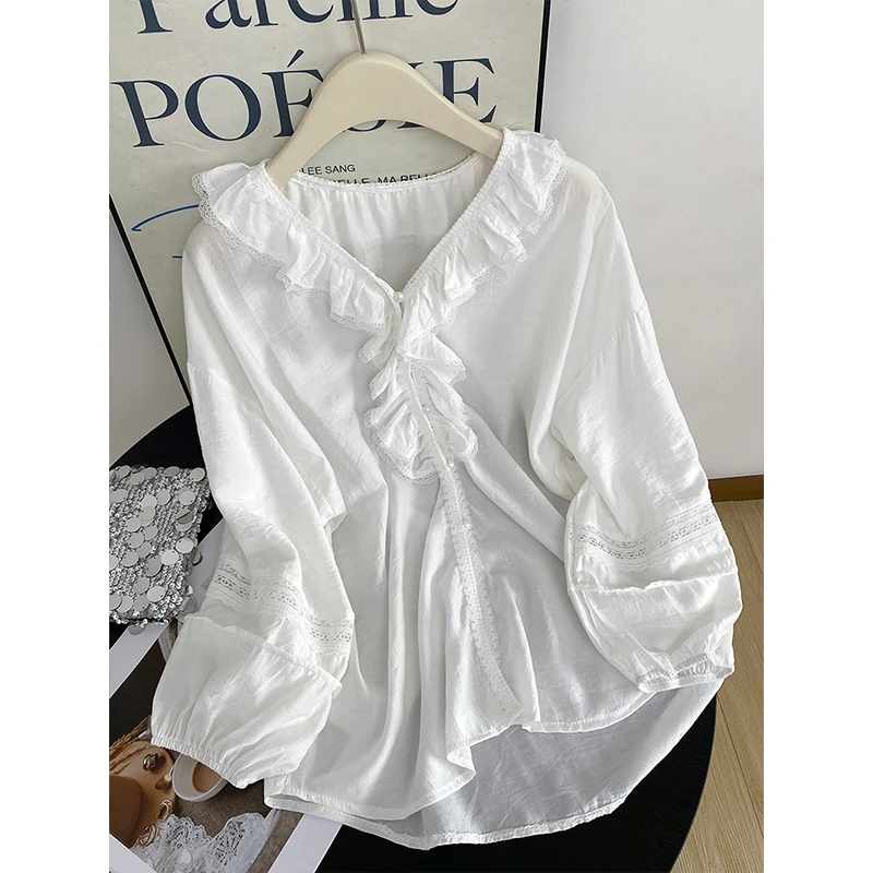 

Pure White Lace Pearl Button Hollow out Wooden Long Sve Women's irt Summer Loose Sun Protection Top Commute Sle