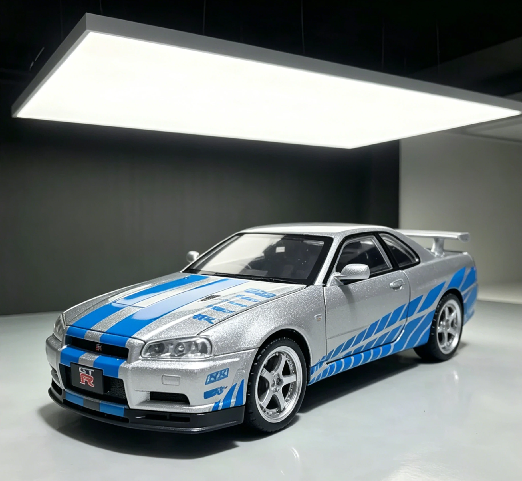 

1:32 GTR R34 Alloy Car Model, 4 Open Doors with Light, Sound & Pull Back, Realistic Diecast Toy & Birthday Gift for Boyfriend