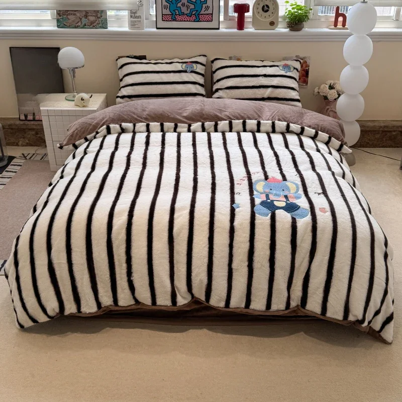 Pink Cartoon Cat Pattern Four Piece Set Autumn Winter Double Sided Thick Plush Insulation Sets Grey Striped Puppy Pillowcase