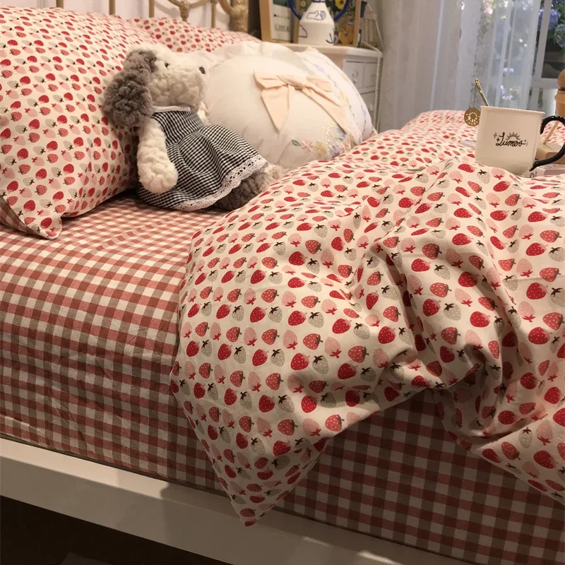 

Strawberry Floral Bedding Set Kawaii Floral Cute Queen Bed Set Cotton Comforter Pink for Girls Drap Bed Comforter Set Pattern