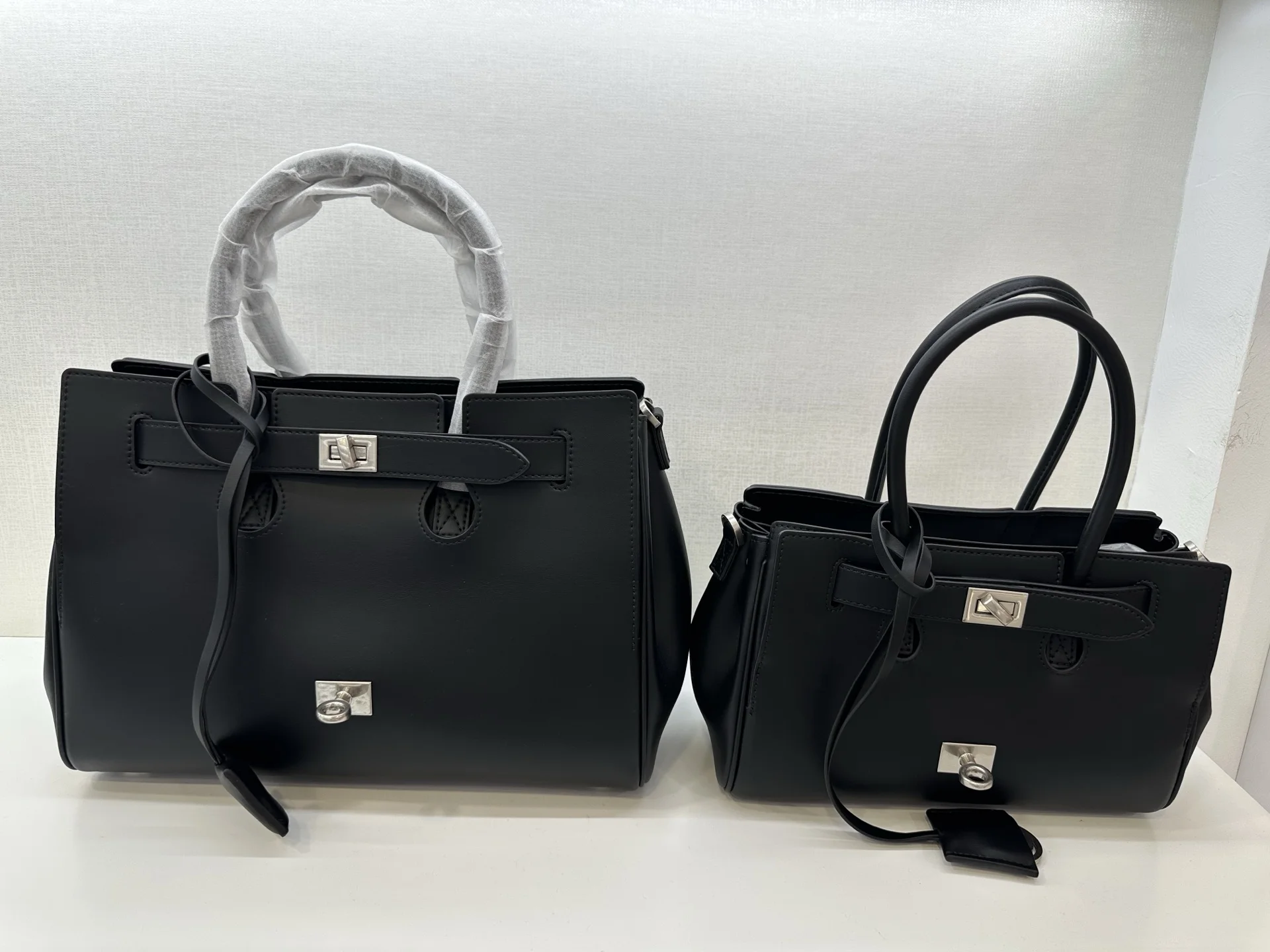 sac-fourre-tout-en-cuir-de-luxe-grande-capacite-texture-avancee-simple-souple-et-resistant-a-l'usure-ideal-pour-les-voyages