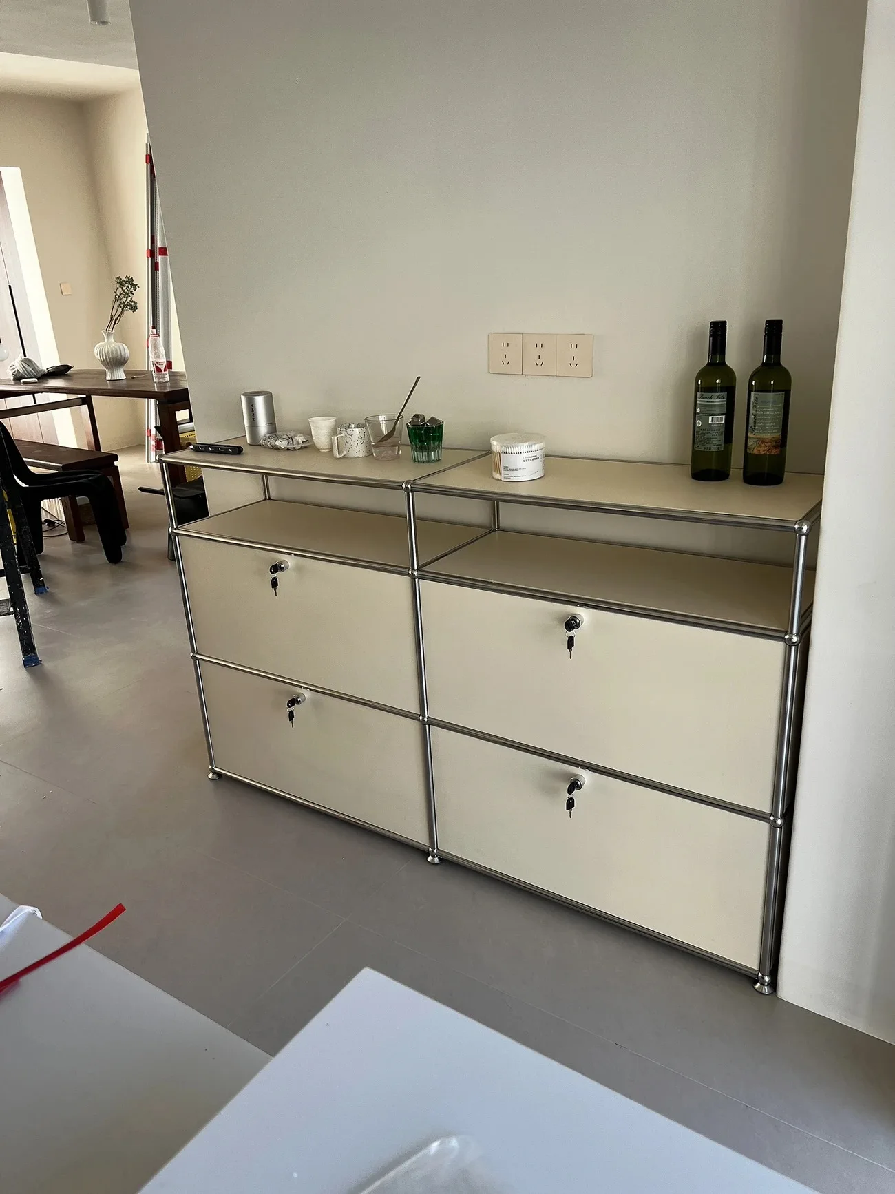 

Vintage Living Room Storage Cabinet Wood Sideboard Bedroom Stainless Steel Metal Frame Module Storage Customizable TV Cabinet