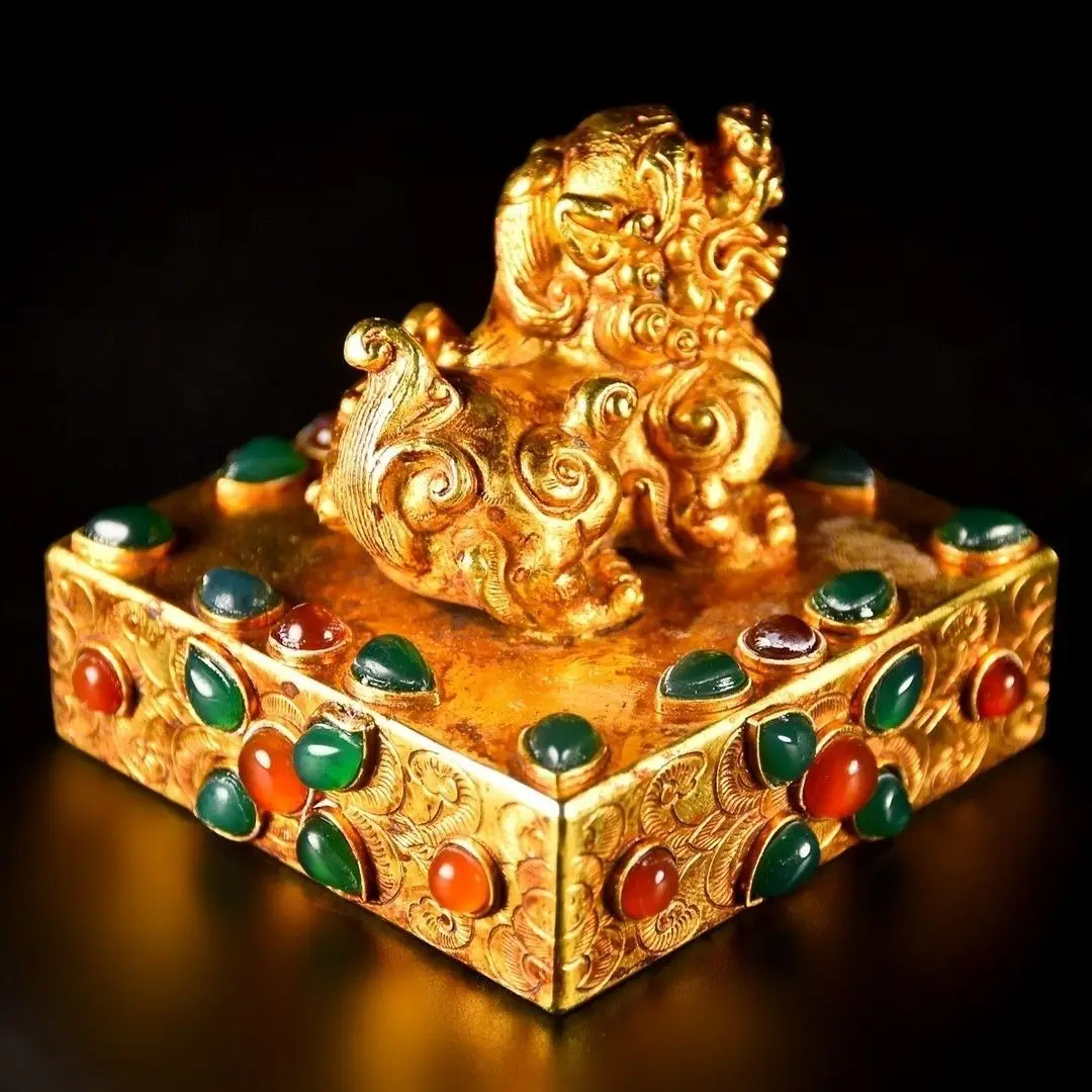 Old copper gilt agate inlaid seal, unique shape, purely hand-carved