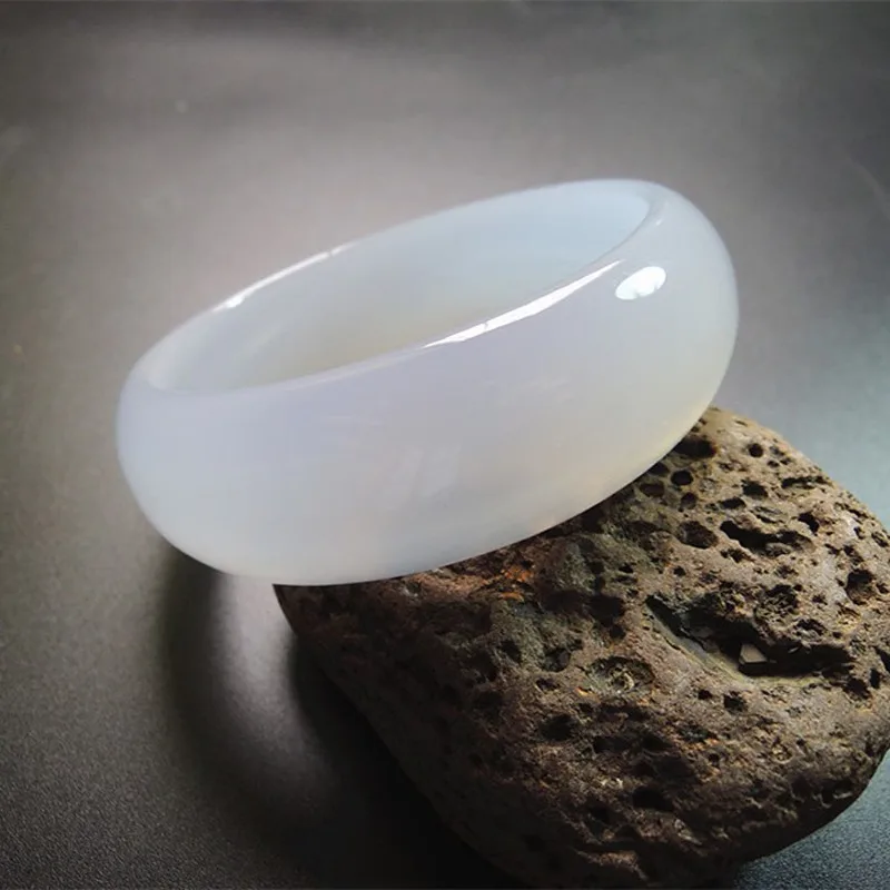 

White Agate Bracelet, Ice Chalcedony Wide Version Temperament Jade Bracelet