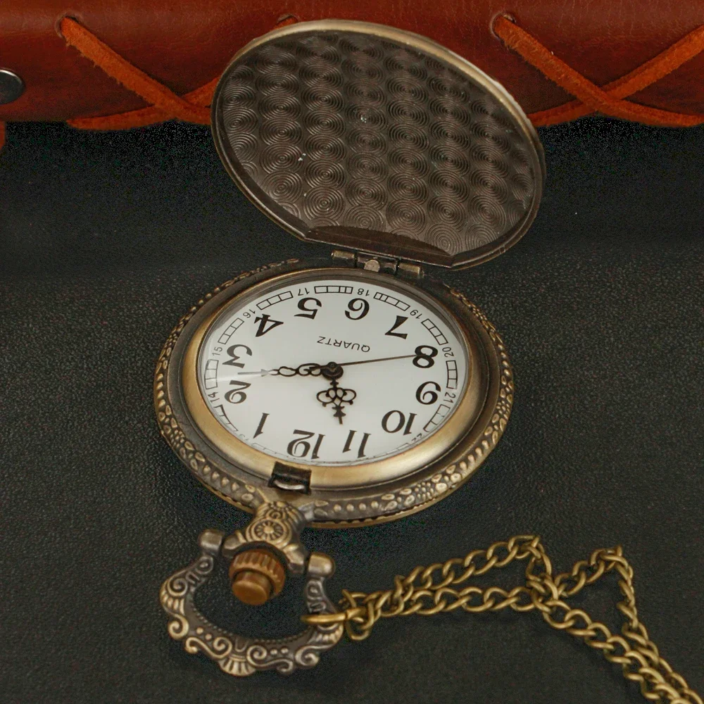 Orologio da tasca al quarzo da corsa per motociclisti Steampunk Rider per donna Uomo Moda Mini orologio con collana di pietre preziose Orologio da regalo per articolo singolo