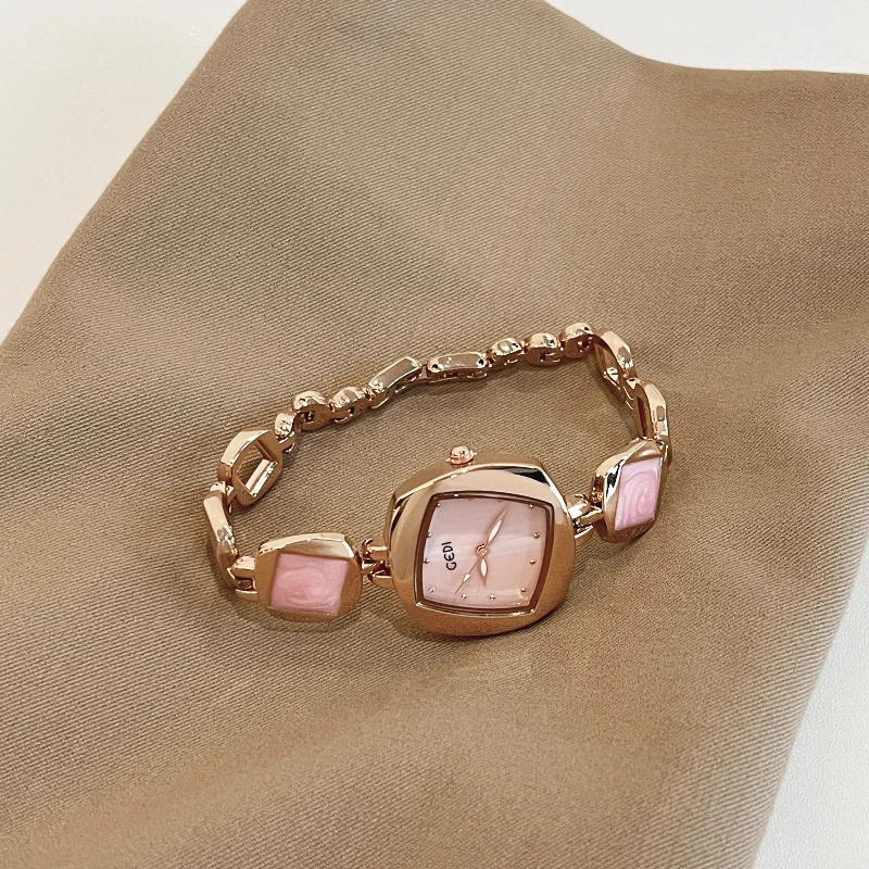 Simple classic trend women's watch light luxury elegant niche waterproof 2025 new quartz watch birthday gift