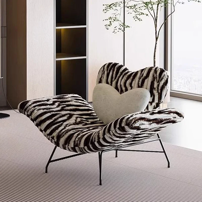 

Кресло для домашнего офиса и отдыха, креативное и комфортное, с металлическими ножками, для гостиной, современное широкое кресло-шезлонг с мягкой подушкой в форме сердца