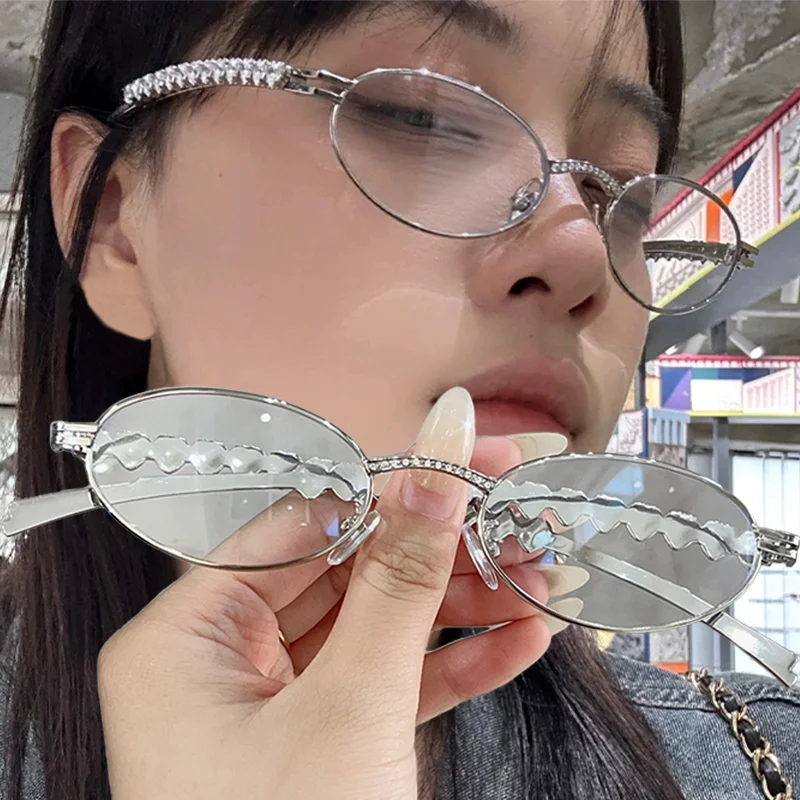 Love Rhinestone Glasses Summer Women Men Elegant Metal Oval Frame Glasses Exquisite Comfortable Simple Glasses Fashion Accessory