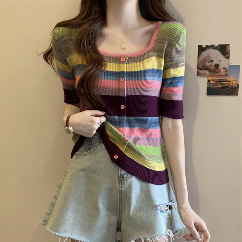 

2024 Women Summer New Rainbow Striped Tops Tees Female Short Sleeve Knitted T-shirt Ladies Square Collar Slim T Shirts X250