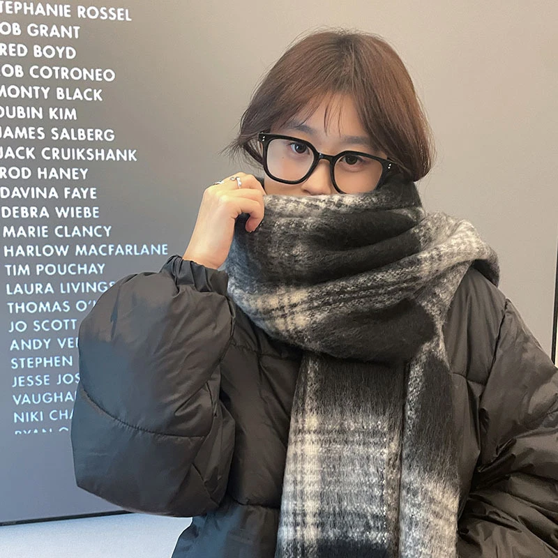 ผ้าพันคอโมแฮร์ใหม่ปี 2025 สำหรับผู้หญิง สไตล์เกาหลี ฤดูใบไม้ร่วงและฤดูหนาว ผ้าพันคอแคชเมียร์เทียมอเนกประสงค์คุณภาพสูง