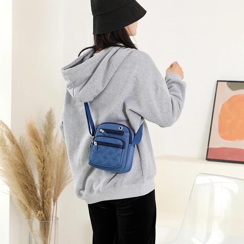 Woman Korean Style Shoulder Bags Nylon Knitting Embroidery Messenger Bags for Women Earphone Hole Crossbody Flap Sac A Main