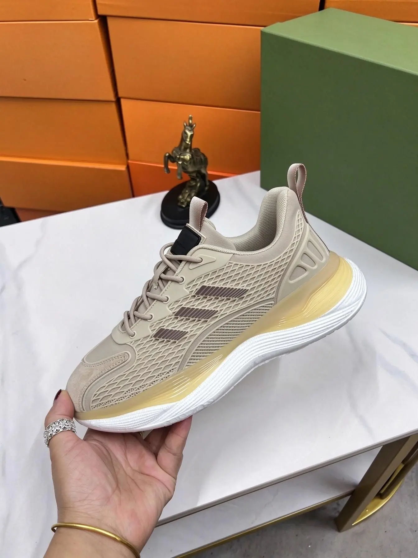 Unisex Light Khaki Running Sneakers, Textured Mesh & Suede Patchwork Lace Up Thick Cushion Sole Athletic Shoe