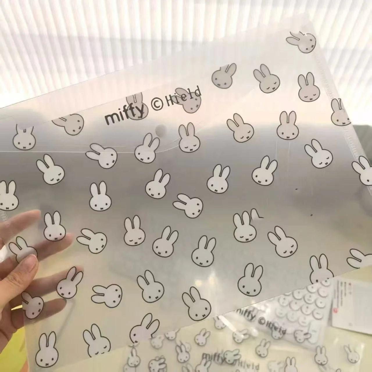 1/3 Stück süße Miffy A4-Aktentasche mit Druckknopf, großes Fassungsvermögen, wasserdichte, dicke Aufbewahrungstasche für Studenten, Markenware von Miffy – Detail 3