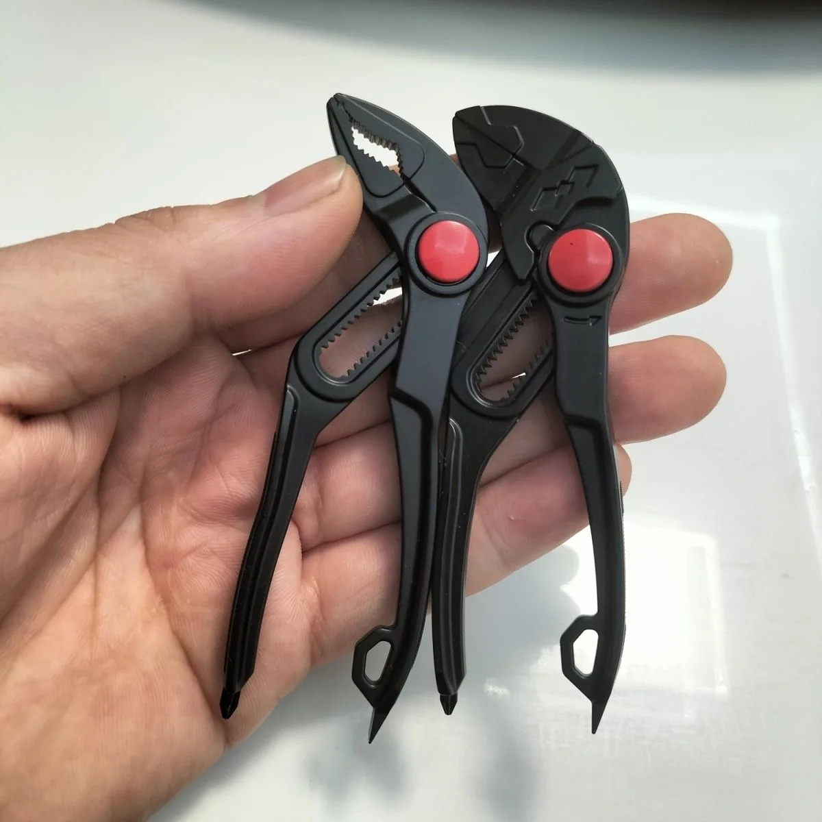 New 4 Inch Adjustable Water Pump Pliers Industrial Thickened High Hardness Pipe Pliers Multifunctional Pumping Repair Hand Tool