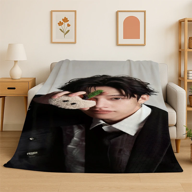 Kpop Bang Chan Stray Kids Musik-Flanelldecke, weiche, warme Überwurfdecke für Schlafzimmer, Wohnzimmer, Bett, Reisen, Camping, Picknick, Geschenk